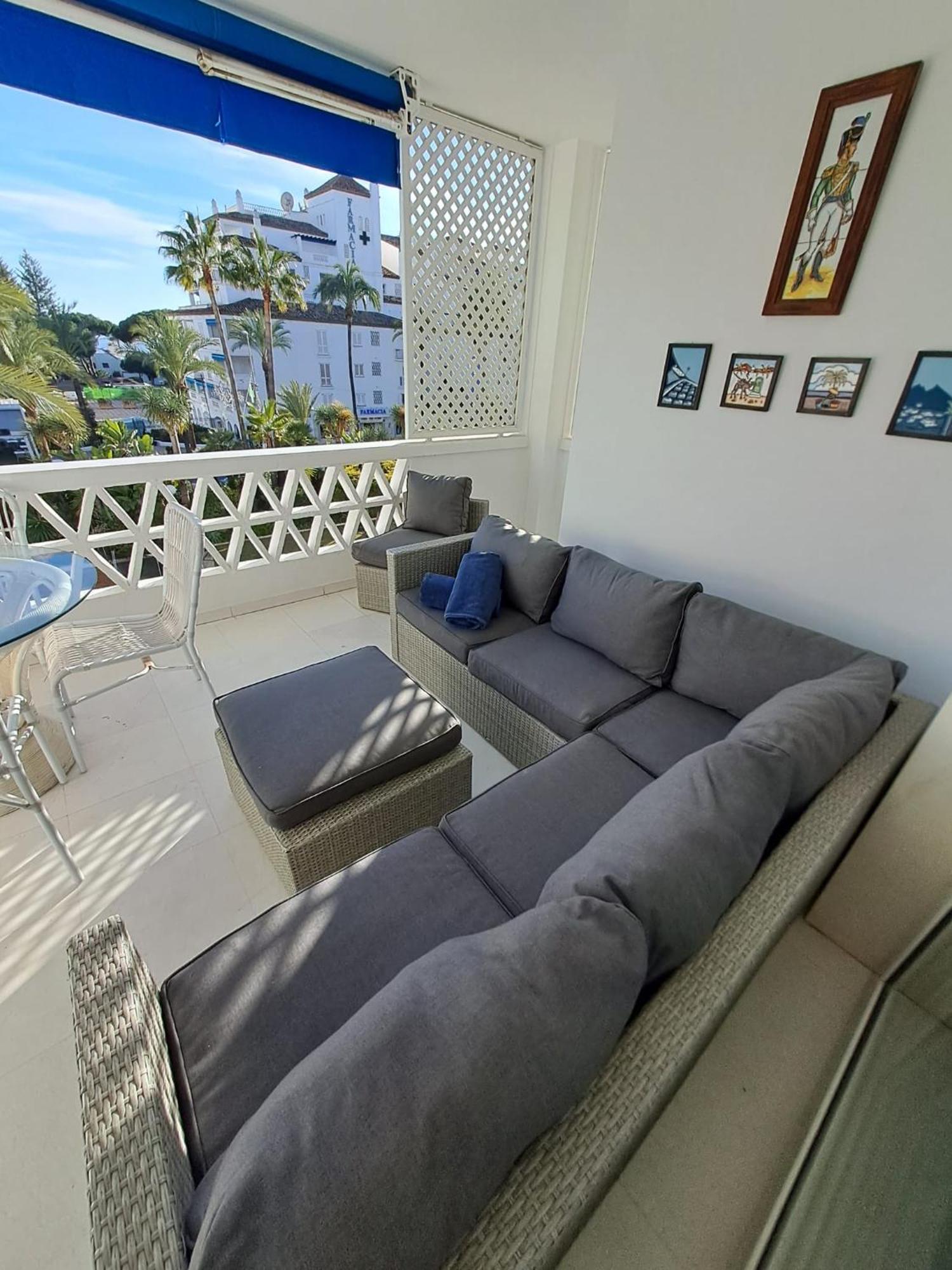 Luminous In Playas Del Duque , Puerto Banus By Holidays & Apartamento *